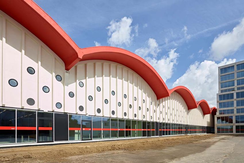 Ronde ventilatieroosters geven unieke identiteit aan hogeschoolcampus