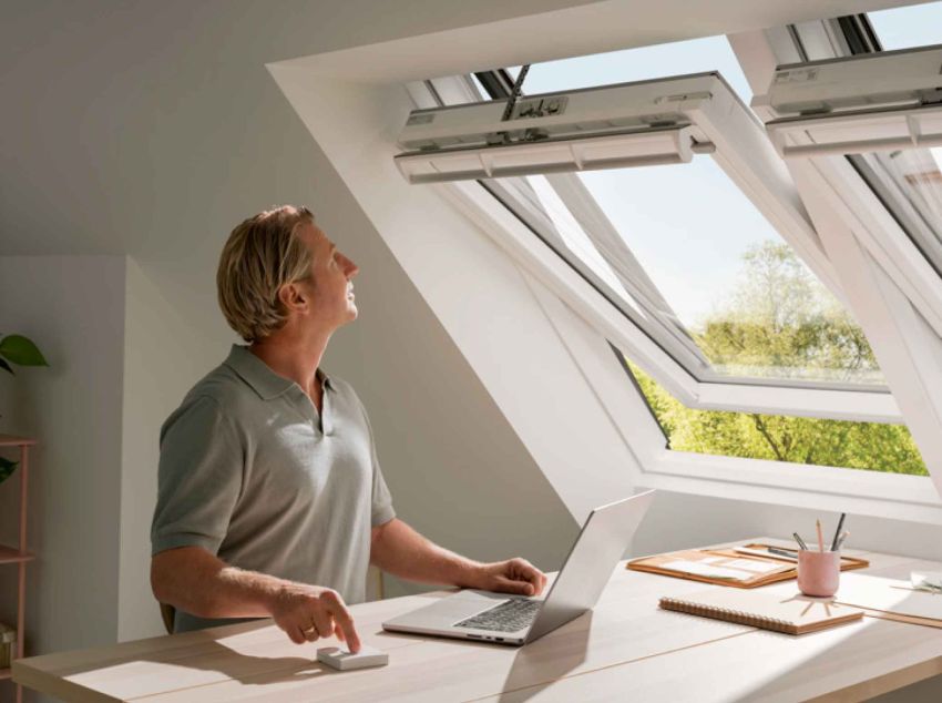 VELUX lanceert Een ‘slimme’ upgrade voor manuele dakvensters