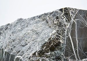 BELTRAMI NATURAL STONE hult zich in trendy groen op Interieur 2018