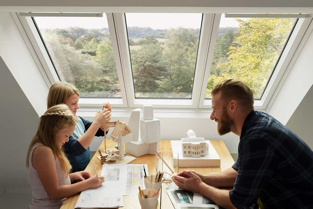 Het STUDIO dakvenster: de VELUX oplossing voor nóg meer lichtinval onder hellende daken vanaf juni beschikbaar