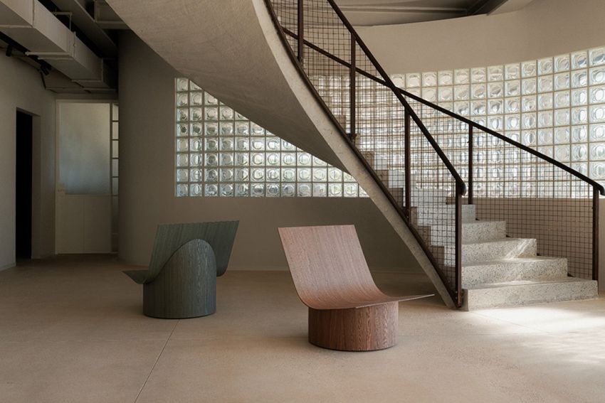 Unilin Master Oak in een iconische designstoel