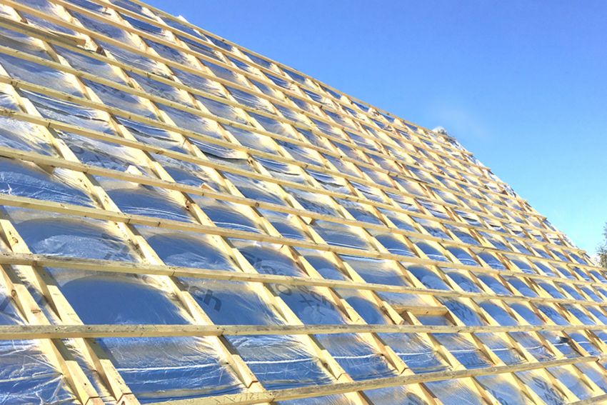 Thermische en akoestische prestaties van daken: de uitdagingen van bestaande gebouwen aanpakken tegen hittegolven