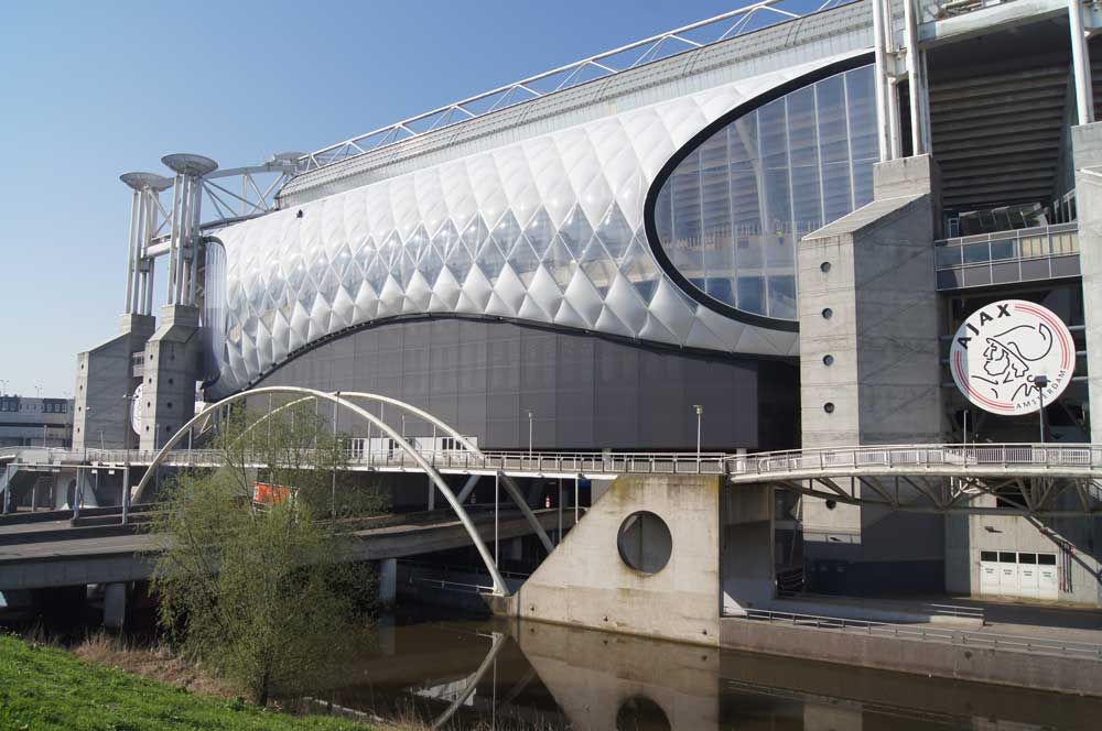 Een zomerse jas voor de Amsterdam ArenA